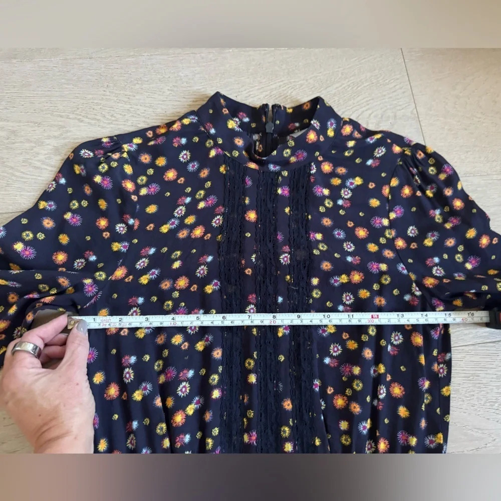 & OTHER STORIES
Dandelion Dress
Size 4 - Picture 7 of 12